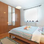 Bright With Garden And Balcony Galizana