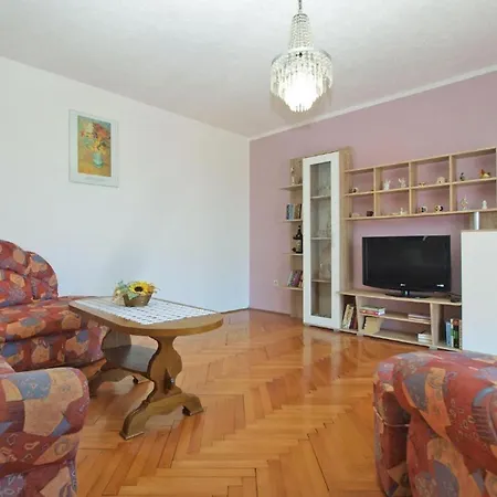 Lejlighed Bright With Garden And Balcony Galižana