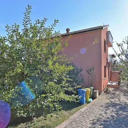 Bright With Garden And Balcony * Galižana