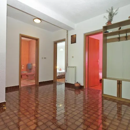 Bright With Garden And Balcony Appartement *