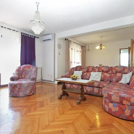 Bright With Garden And Balcony Appartement